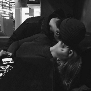 Логотип @mlenium - M I L L E N N I U M