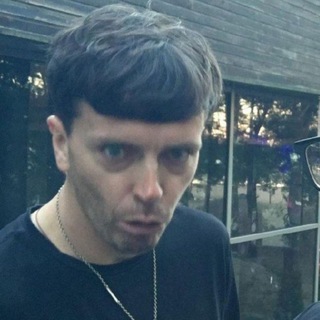 Логотип @mnchtchat - Молюсь на чёлку Тохи