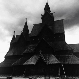 Логотип @mnepoebattttttt - фараон