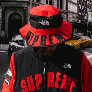 Логотип @modniyhram - Модный дом * Храм одежды