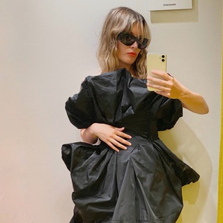 Логотип @mofmilano - Elvira: Mistress of the Milano