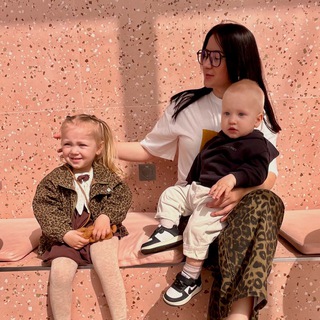 Логотип @mom_kids_aliexpress - Mama_стилист