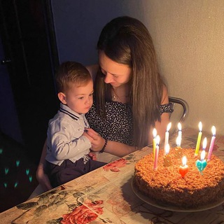 Логотип @mommi_ilona - Young_mommi 🖤