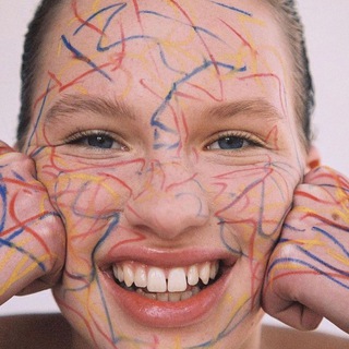 Логотип @mommystalk - О чем говорят в декрете?