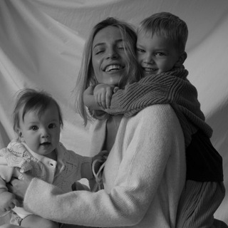 Логотип @mommytima - mommy