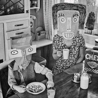 Логотип @momsareallright - Moms are all right