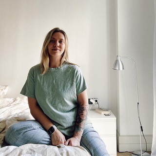 Логотип @momsume - Наташа тоже человек