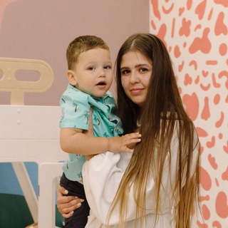 Логотип @momsviblog - Мам, ты устала ❔