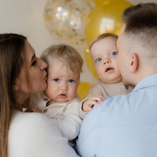 Логотип @momthetwins - Жизнь мамы двойняшек 👼👼