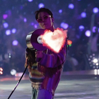 Логотип @moonbyulfancam - ~`🤍обсуждение🤍`~