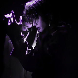 Логотип @moonquake_c - лунотрясение.