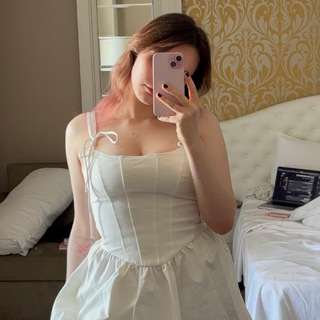 Логотип @moorledreads - плачу над книгами