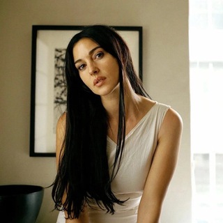 Логотип @moreoverr - moreover