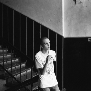Логотип @moshpit_life - Кирилл Мошпит. Лайфстайл
