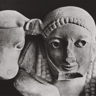 Логотип @moskhophoros - Улыбка Мосхофора. Искусство Казани