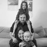 Логотип @motherhood101 - motherhood101