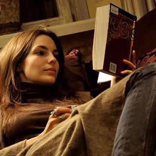 Логотип @movies_and_books_world - Мир кино и книг 📚🎬