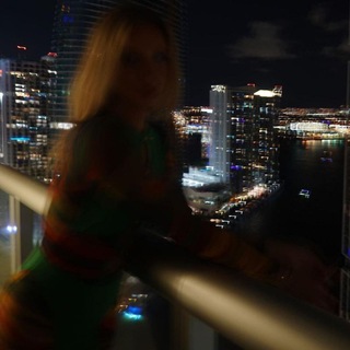 Логотип @mqwwwwk - лезвие по губам