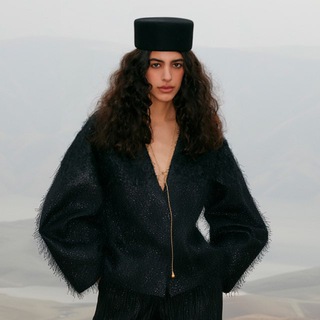 Логотип @mreasonofficial - M.REASON