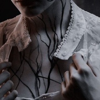 Логотип @mrrvivien - ᴠɪᴠɪᴇɴ. 🚩