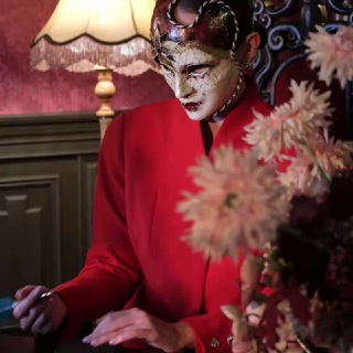 Логотип @mrsdubeau - Перо Мадам Дюбо🪶