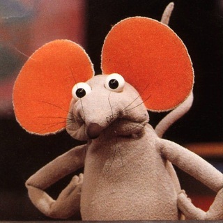 Логотип @msh_pishit - Мыш пищит🌲❄️