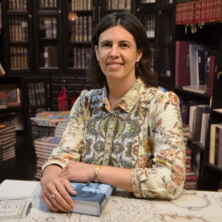 Логотип @multi_lingua - MultiLingua