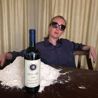 Логотип @murashko_anna_wine - Этикетка в юбке