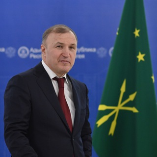 Логотип @muratkumpilov - Мурат Кумпилов