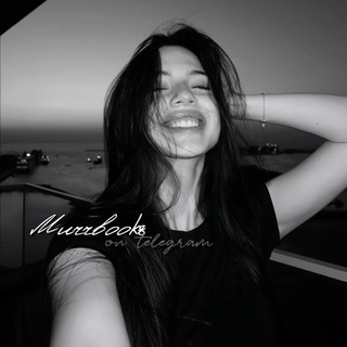 Логотип @murrbooks - 𝓂𝓊𝓇𝓇𝒷𝑜𝑜𝓀𝓈 ᥫ᭡