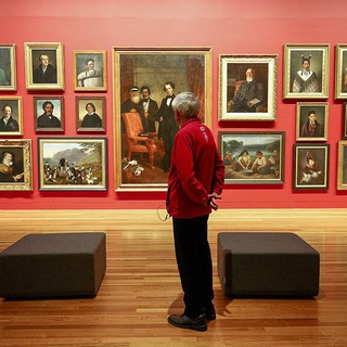 Логотип @museum_rus - Музеи России | Новости