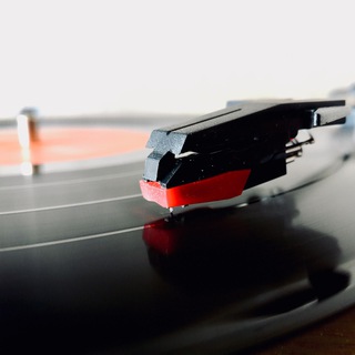 Логотип @music_repeat39 - Музыка на повторе