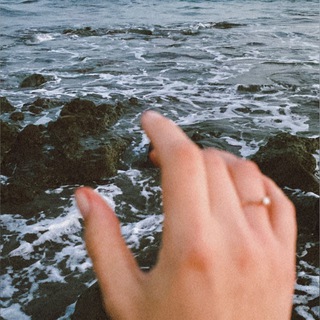Логотип @musicpose - Music Flow 🎵🖤