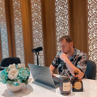 Логотип @must_have_money - Many Money | Виктор Марков