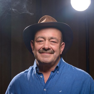 Логотип @muzicsysami - Михаил Кожухов: «тот самый мужик с усами»