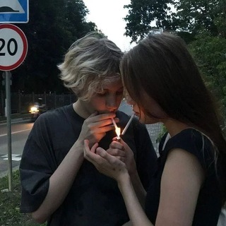 Логотип @muzik_topic_officiall - muzik_topic_🖤✨