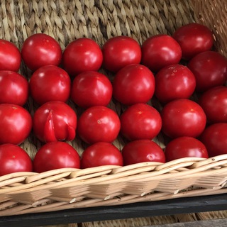 Логотип @mvlovochnoy - «Маркет Фрукты» МвЛ. 🍅