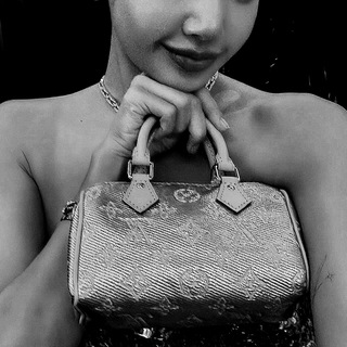 Логотип @mxvstar - péculiar / закрыто время!