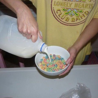 Логотип @n0vellis - призрак в свитере