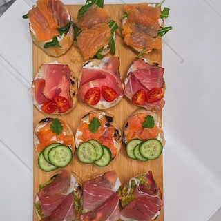 Логотип @na_kuhnee - Журнал со вкусом