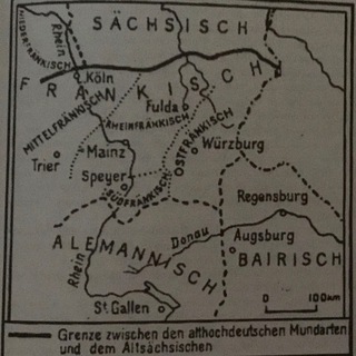 Логотип @nachtmitmondlicht - das Licht der Faulenzerei, Besserwisserei und Verrücktheit