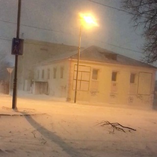 Логотип @nakroju - накрою