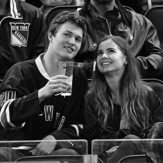 Логотип @naneplohoynote - запах минувших дней