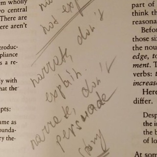 Логотип @narratedontexplain - narrate don't explain