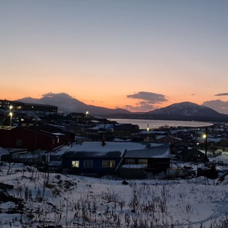 Логотип @narubezhu - "На РубежУ"- Там, где кончается карта!🗻⛺️📻