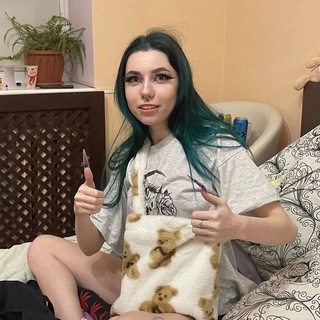 Логотип @nastatik - Зеленый червь