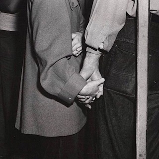 Логотип @nastroeeniee - настроение