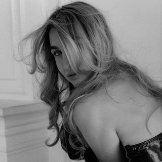 Логотип @nastya_veshyaet - Анастейша вещает