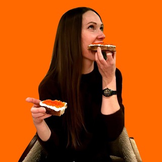 Логотип @nastyaeats - Настя любит есть и гулять