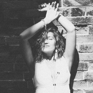 Логотип @nastyapremudrayalive - Настя Премудрая